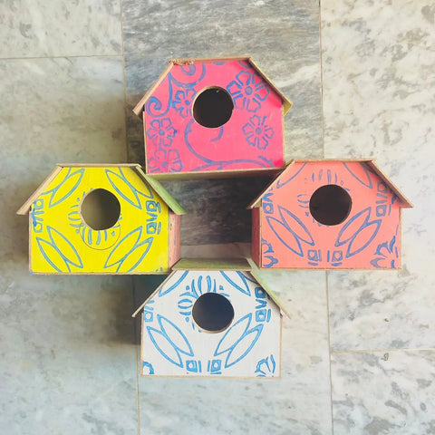 Pack of 10 Sparrow Houses – 3x Large, 5x Medium & 2x Small Bird Nesting Boxes