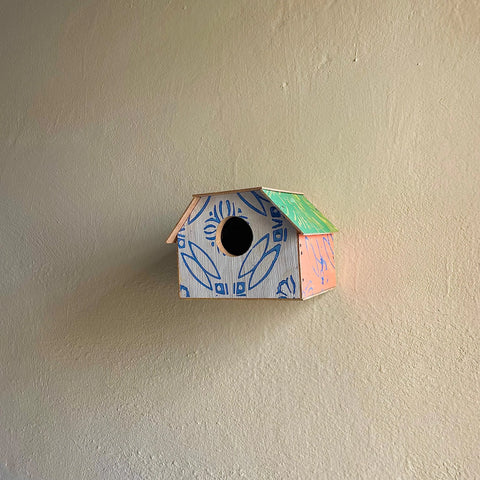 Pack of 10 Sparrow Houses – 3x Large, 5x Medium & 2x Small Bird Nesting Boxes