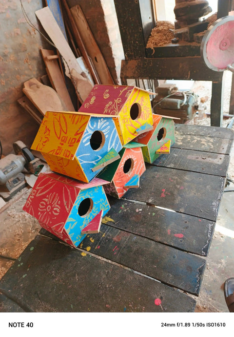 Pack of 10 Wooden Bird Huts – Sparrow Nesting Houses (Regular Size)