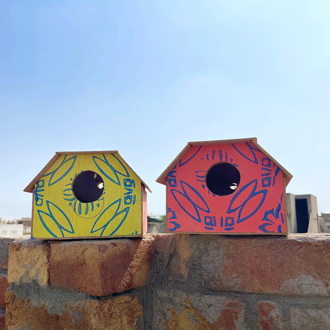 Pack of 10 Sparrow Houses – 3x Large, 5x Medium & 2x Small Bird Nesting Boxes